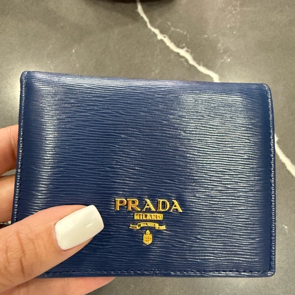 Prada Wallet - Picture 2 of 8